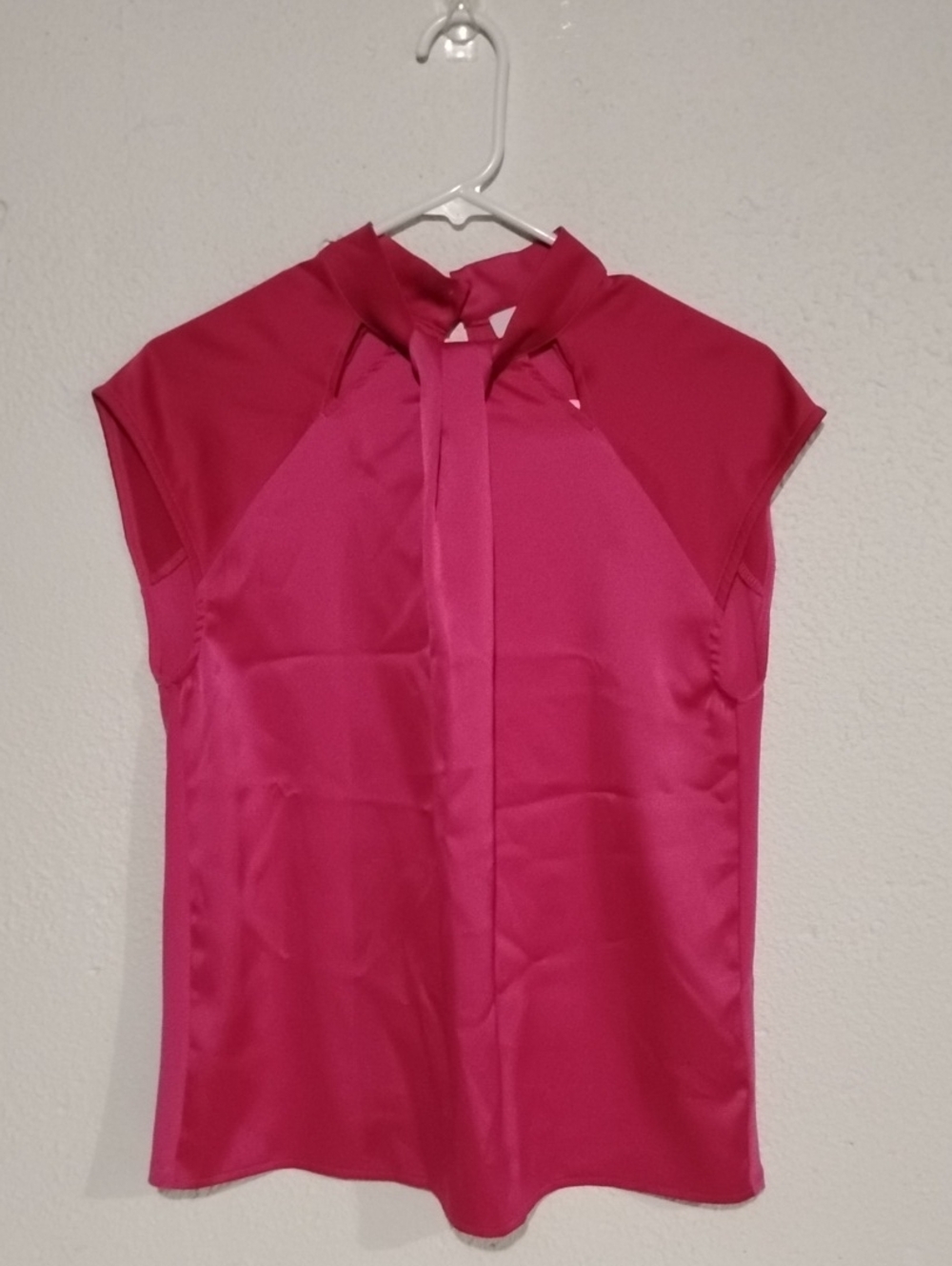 Nine West Women’s Pink Cap-Sleeve Neck Blouse Size Medium